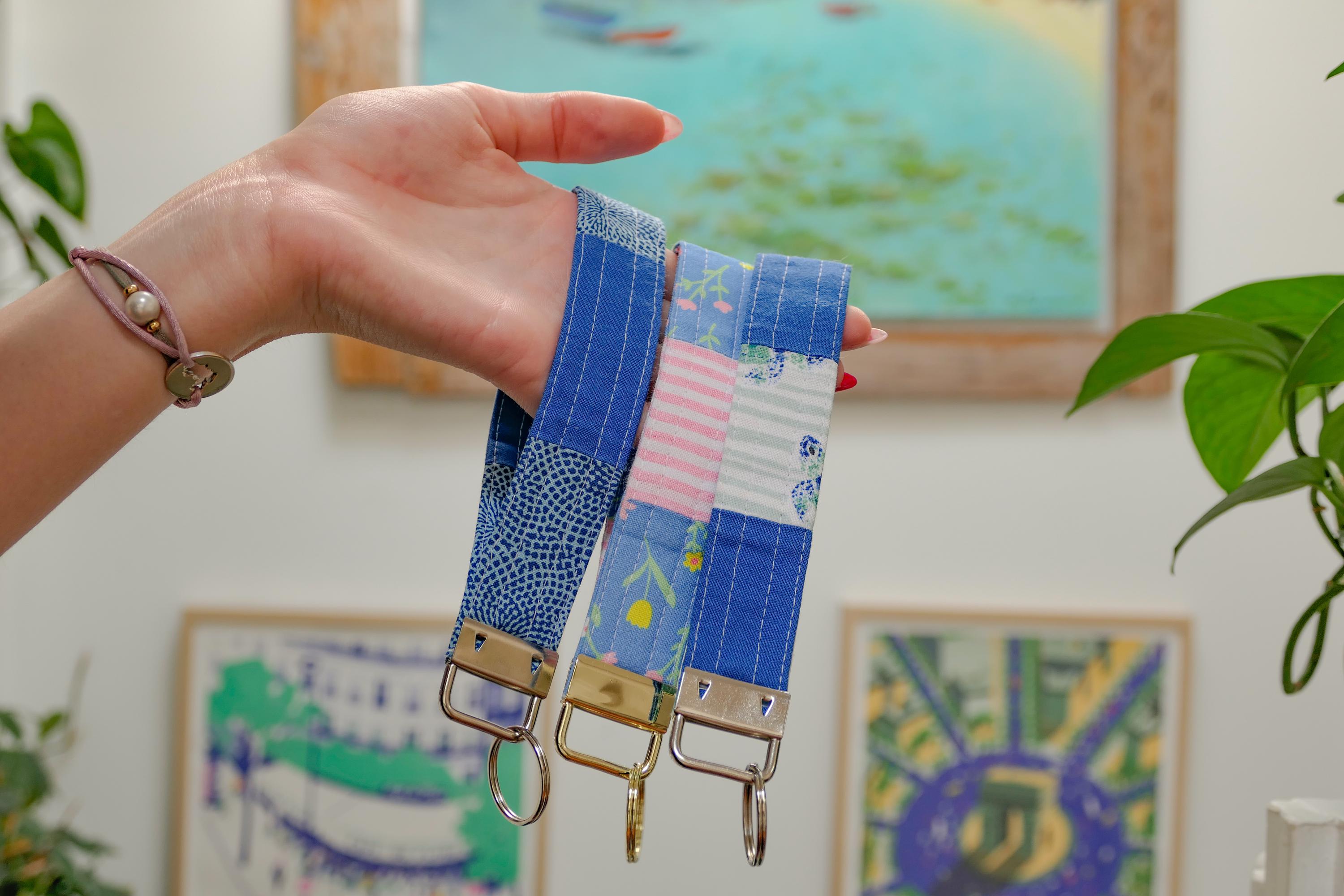 Porte-clés Patchwork Bleu | 6 po × 1 po | Fait main à Montréal