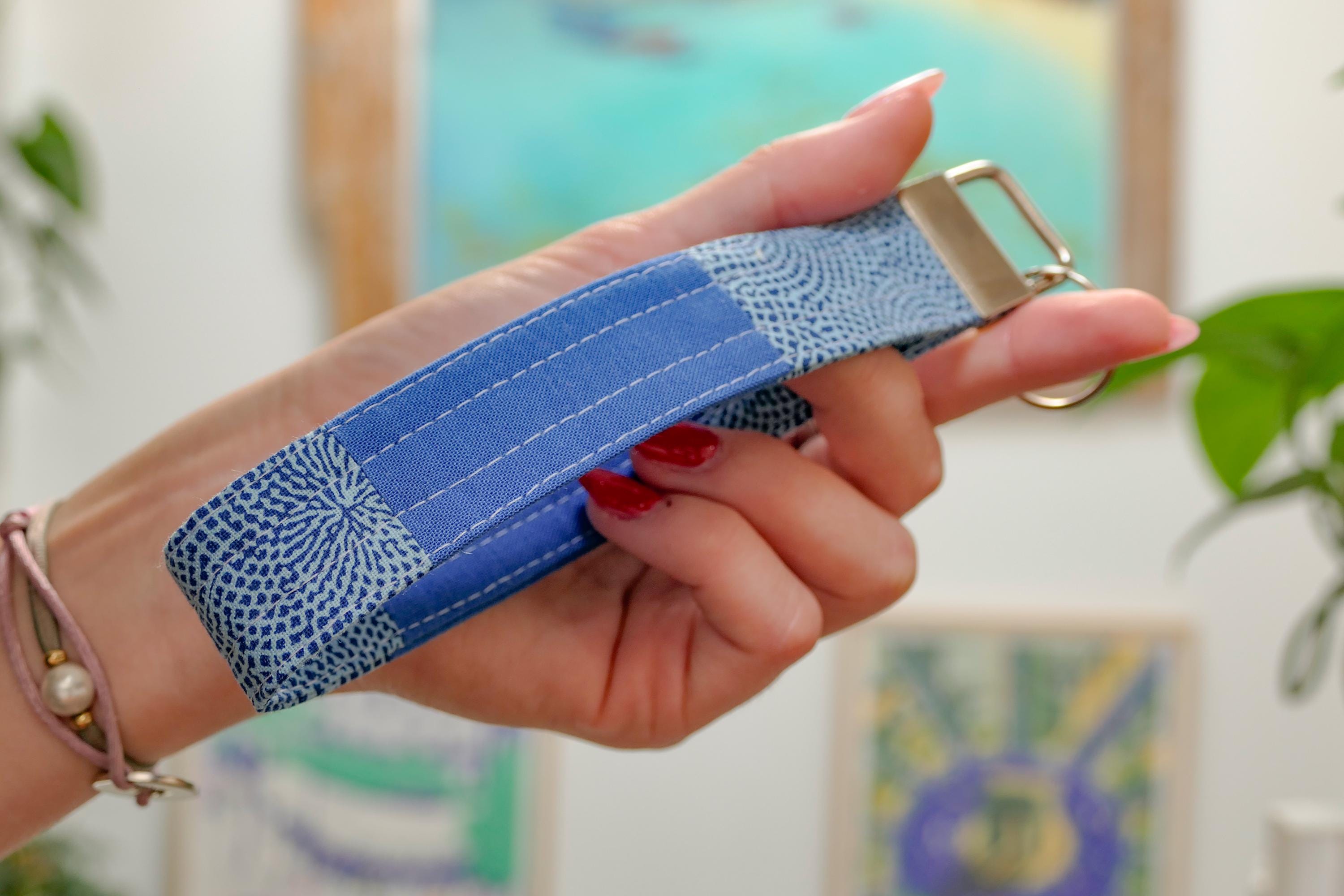 Porte-clés Patchwork Bleu | 6 po × 1 po | Fait main à Montréal