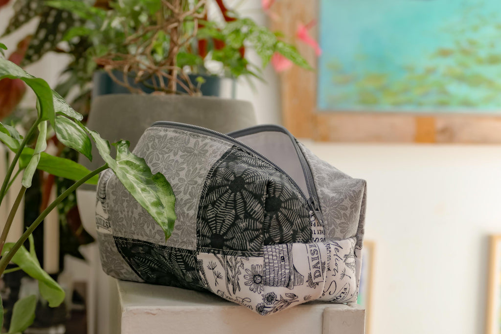 Grande pochette grise en coton matelassé – Fait main à Montréal